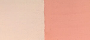 San Francisco rood. Foto links: het pigment wordt gemengd in de Badisof Plus (kant-en-klare kalkverf die je in ons deco-assortiment vindt) in een verhouding van 5%, dus 50 g pigment per kilo witkalk. Foto rechts: het pigment wordt gemengd in de Badisof Plus in een verhouding van 20%, dus 200g pigment per kilo witkalk.