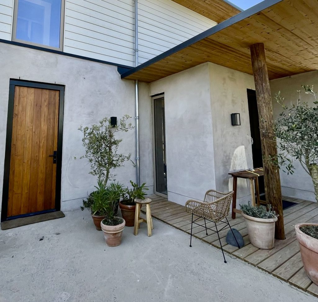 Een harmonieuze beachlook, waarbij zon, zee, duinen en strand voelbaar zijn 