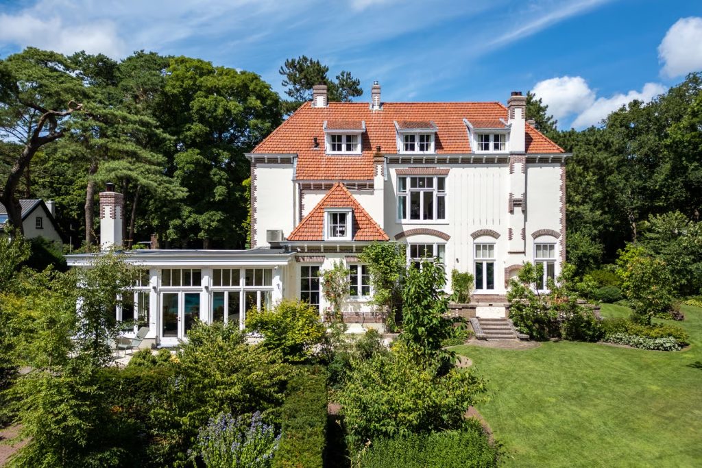 Kalkstuc monumentale villa Aerdenhout