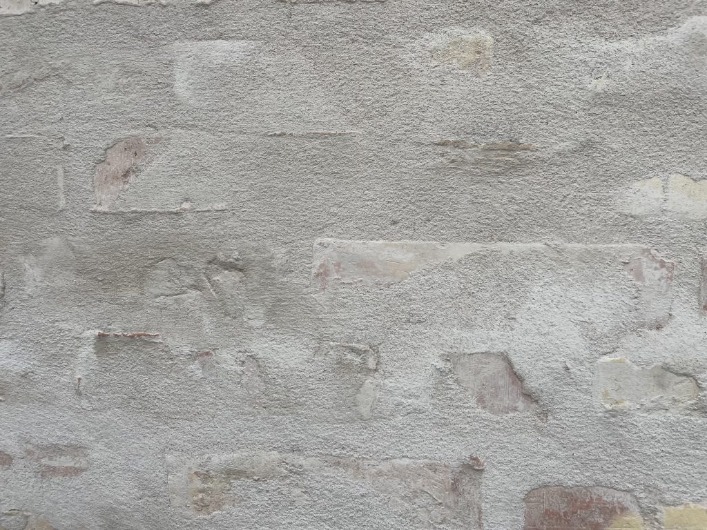 Delen van de steen en metselstructuur zichtbaar blijven