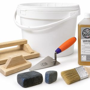 Tadelakt Toolkit met cederhouten spanen, galets, troffel, kwast en zwarte zeep