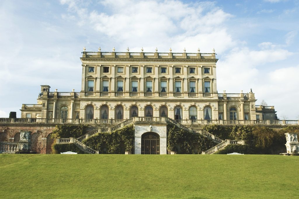 Cliveden House uit 1851, met historische gevelafwerking van Romeins cement