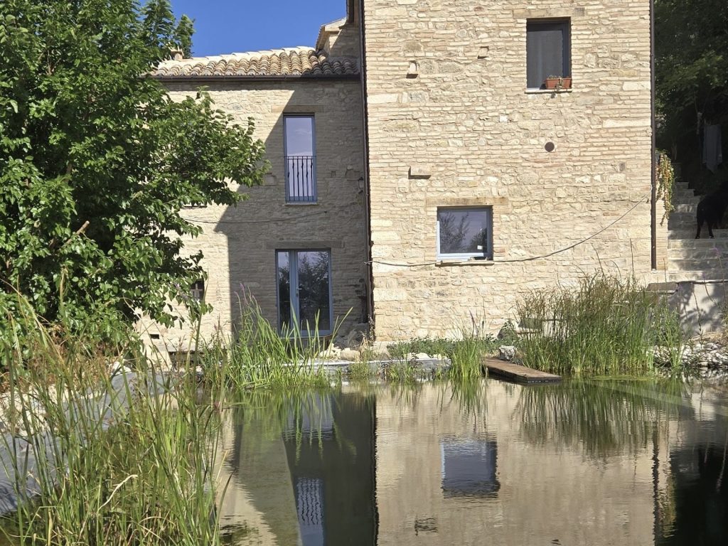 Gerestaureerd historisch landhuis Il Risveglio in Le Marche, Italië.