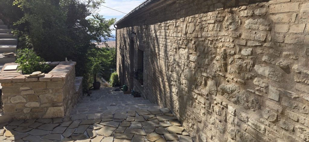 Gerestaureerd historisch landhuis Il Risveglio in Le Marche, Italië.